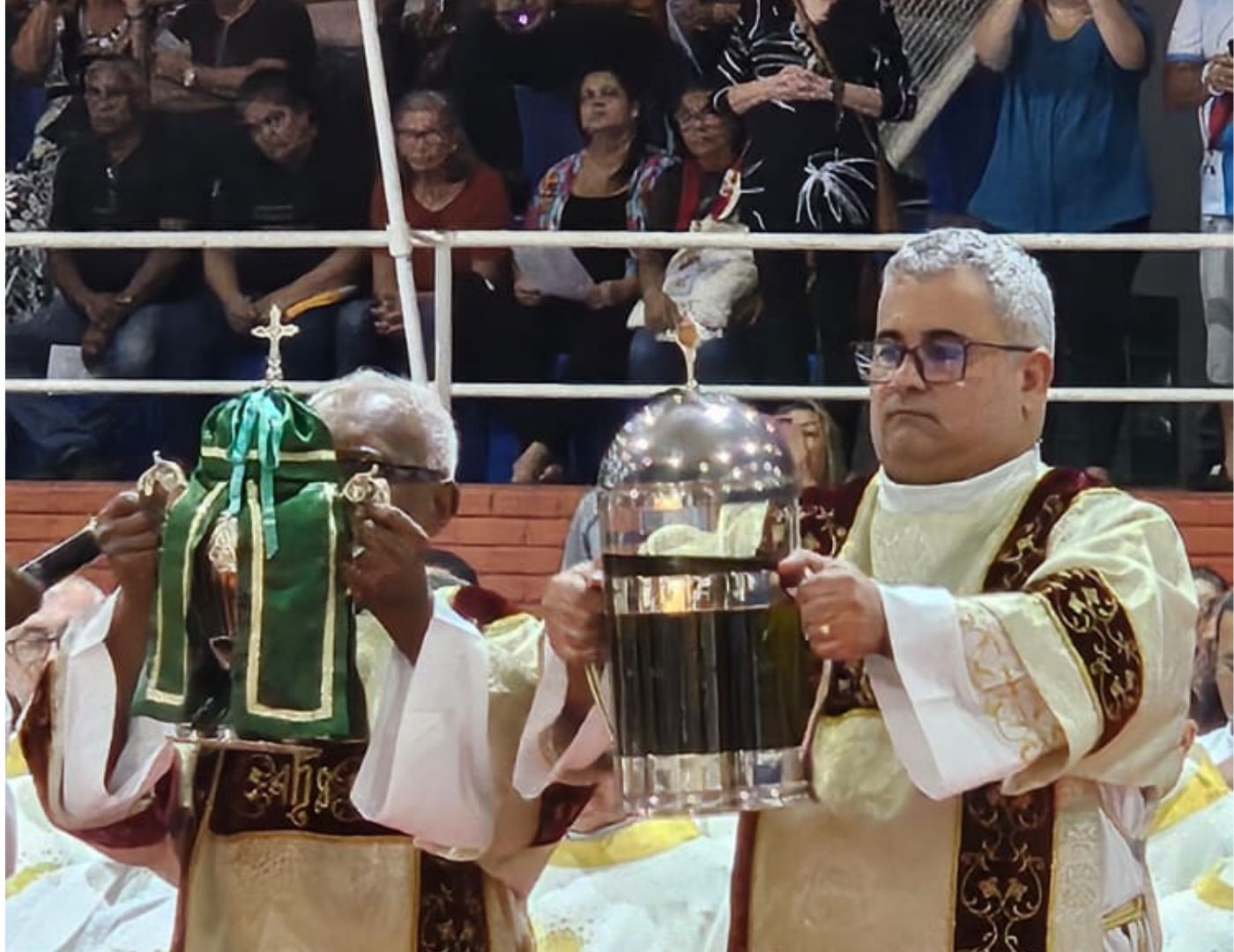 Arquidiocese se reúne para a Missa dos Santos Óleos