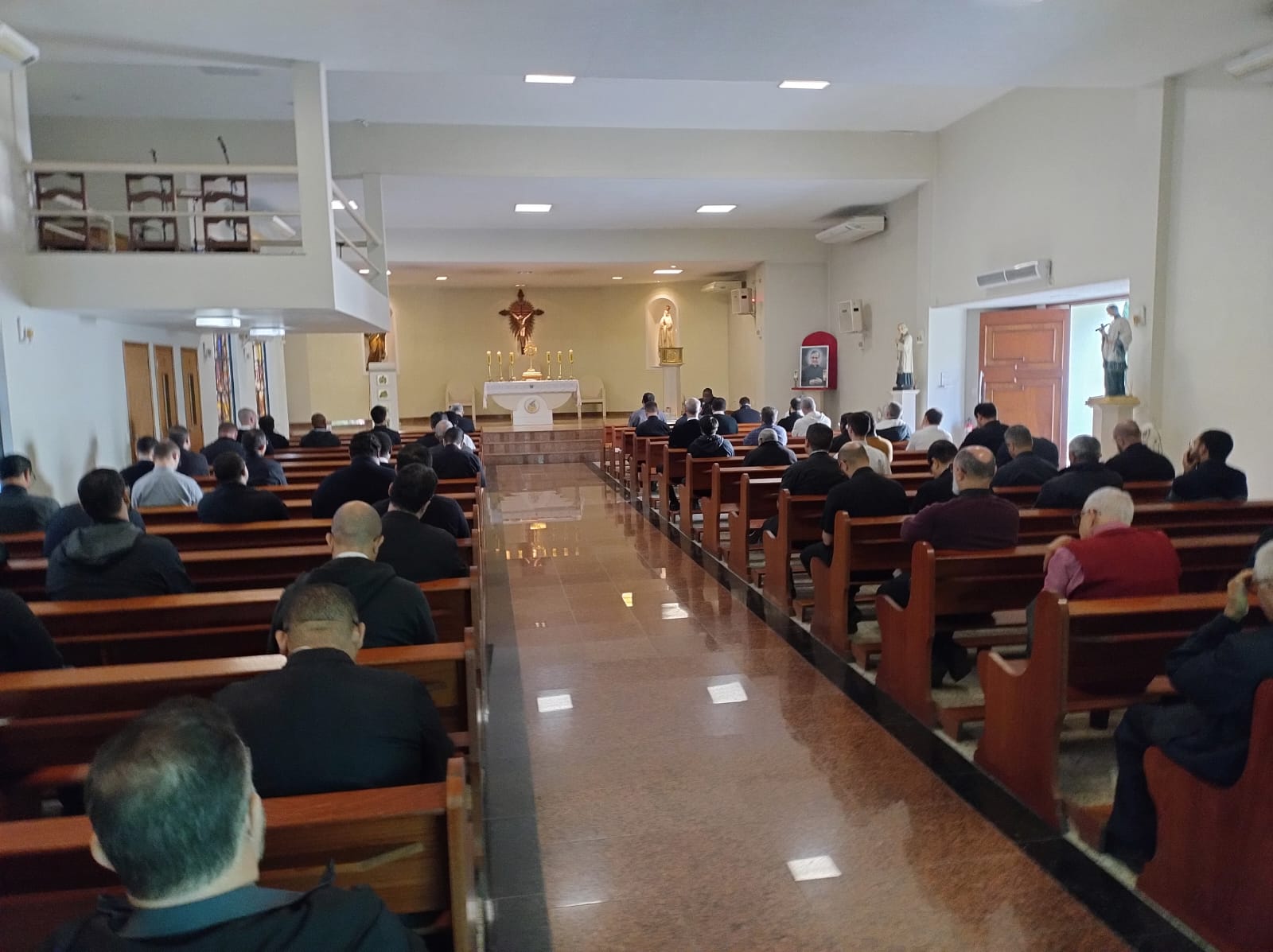 Sacerdotes se reúnem em manhã de espiritualidade
